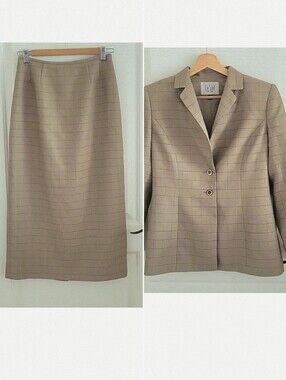 Le Suit Vintage Tan Windowpane Suit Size 4P